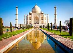 It's most popular sister monument the Taj Mahal is located about two and a half kilometers distance from the fort It's most popular sister monument the Taj Mahal is located about two and a half kilometers distance from the fort.